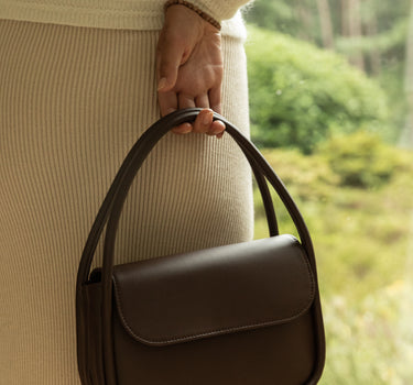 Masaki hand bag small • dark wood