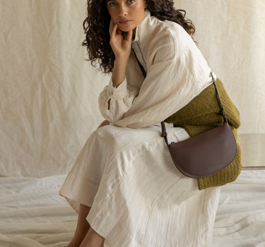 Farou half moon bag | dark wood