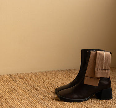 Socks | graphic line | clay