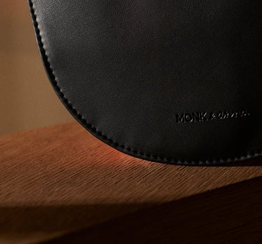 Mondo half moon wallet • black