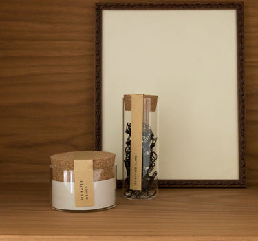 Basic desk items • clips • black