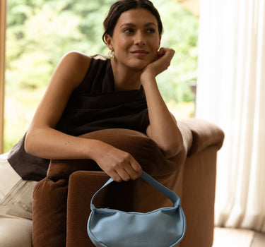 Isamu hand bag • blue sky