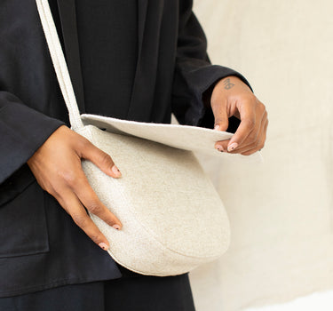 Soma half moon bag • linen