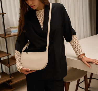 Farou half moon bag | selentine