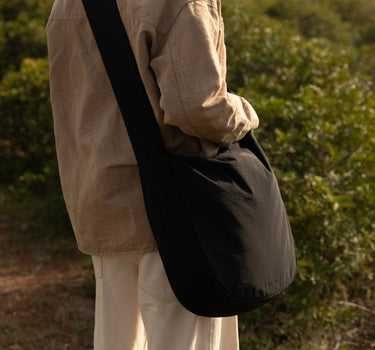 Yuka cross body shopper | black