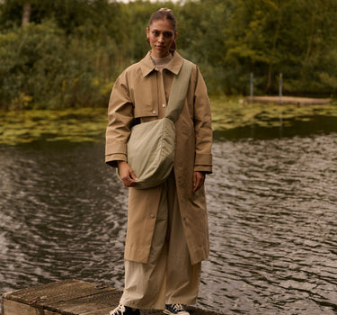 Yuka cross body shopper | peridot