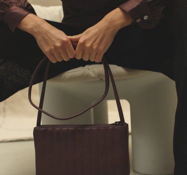 Mori shoulder bag • mahogany