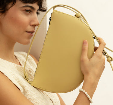 Farou half moon bag | pampas