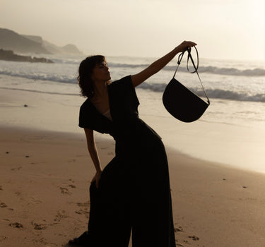 Farou half moon bag | black